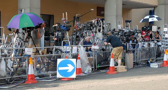 Royal Baby: World’s media sizzle in blistering heat as they await the royal baby 