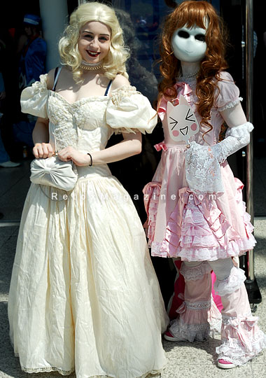 Cosplay - London Comic Con, MCM Expo – White Queen, Alice in Wonderland and Living Dead Doll, Amaranth