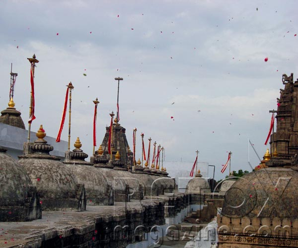 temple girnar peak rooftops india