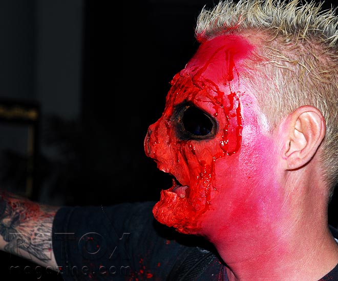Zombie chainsaw - Halloween zombie walk in London, photo 9