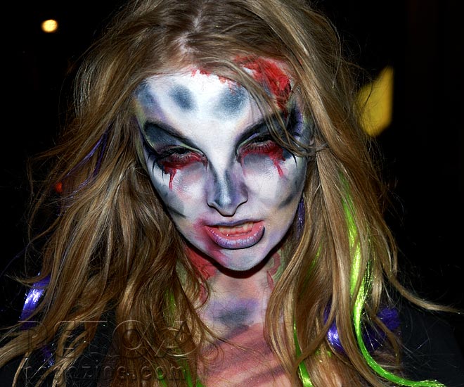 Zombie girl - Halloween zombie walk in London, photo 17